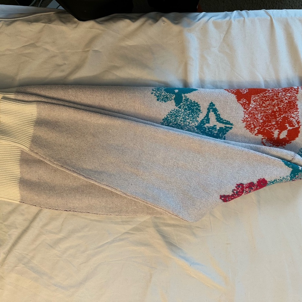 Colorful Patterned Sweater - Picture 4 of 4